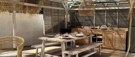 Outdoor dining