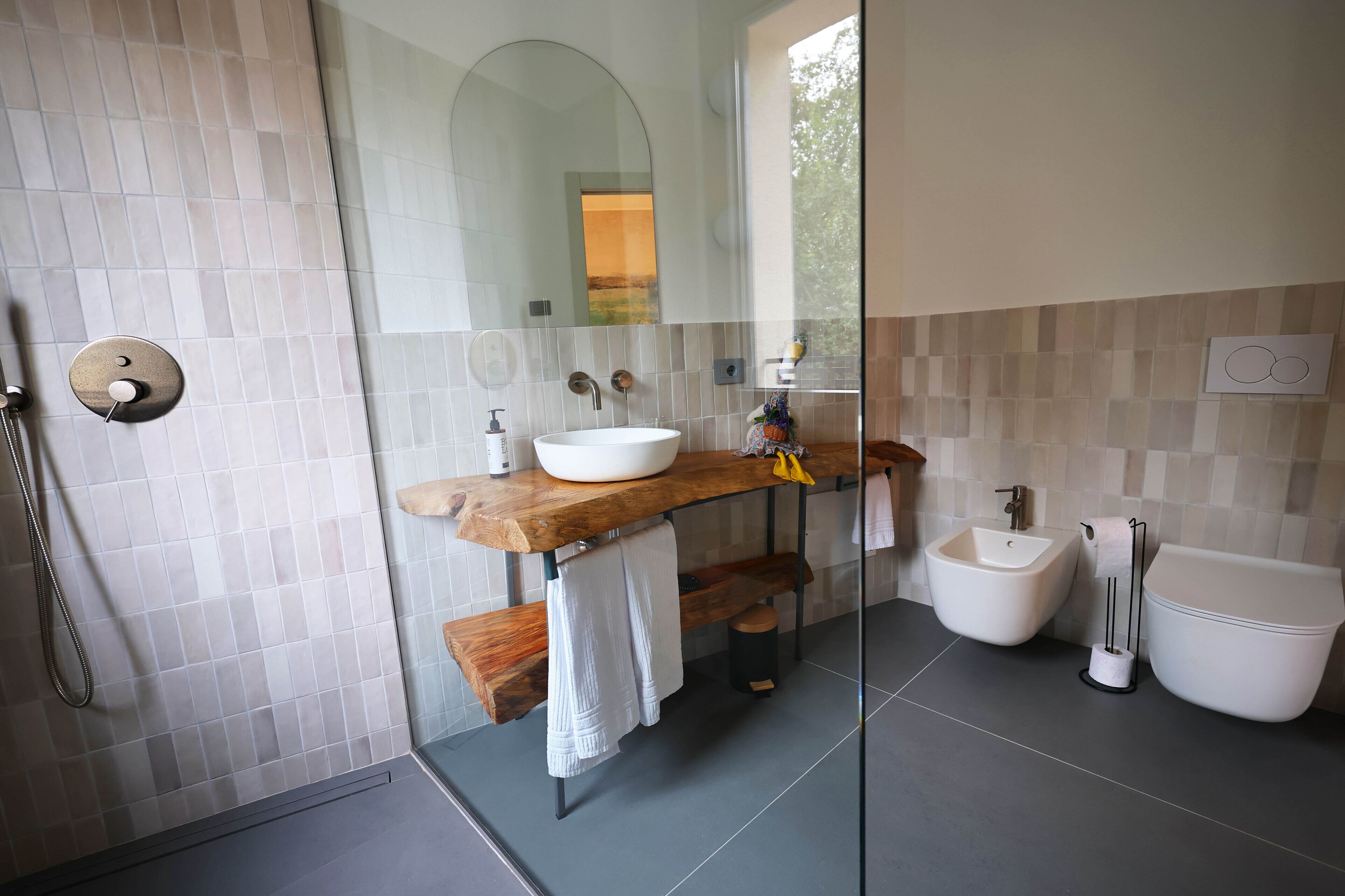 Classic Double or Twin Room | Bathroom | Free toiletries, hair dryer, bidet, heated floors