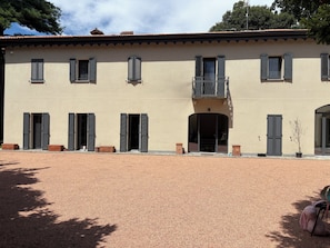 Esterni
