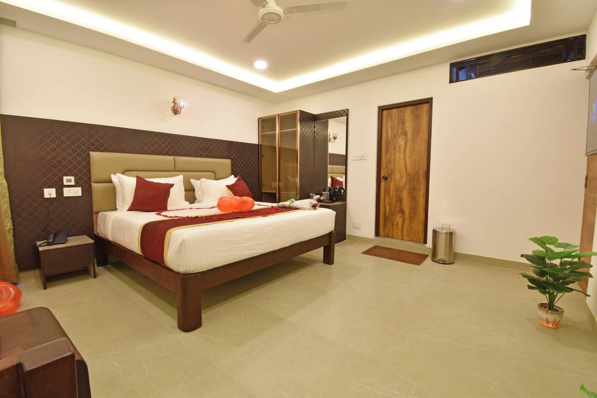 Honeymoon Suite | Free WiFi