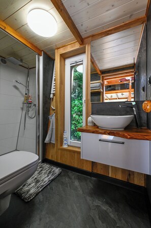 Shower, hair dryer, towels, soap - Tiny House Sundancer Your time-out for adults, your vacation in the border triangle (La Calamine)