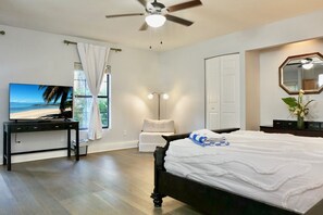 5 bedrooms, desk, free WiFi, bed sheets
