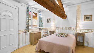 1 habitación, wifi y ropa de cama