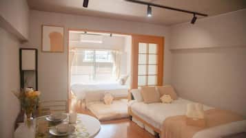 2 habitaciones, tabla de planchar con plancha, wifi y ropa de cama