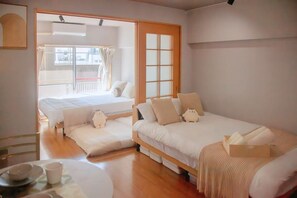 2 bedrooms, iron/ironing board, WiFi, bed sheets