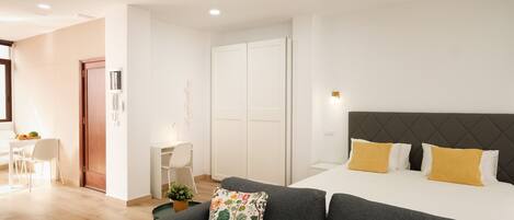 1 slaapkamer, een strijkplank/strijkijzer, gratis wifi, beddengoed