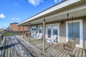 Terrace/patio - "The Great Escape" can’t be beat for an amazing island experience. (Surf City)