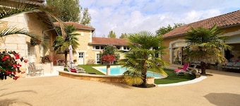 Charming Gîte "L'Atelier": Your Périgord Retreat with Shared Pool, Private Terrace & Wi-Fi