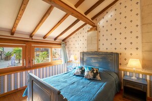 2 bedrooms, WiFi, bed sheets