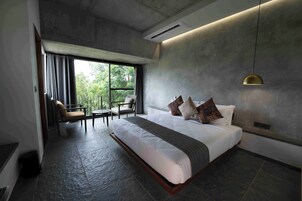 Escritorio, espacio para trabajar con laptop y wifi gratis