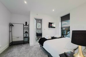 3 chambres, fer et planche à repasser, Wi-Fi gratuit