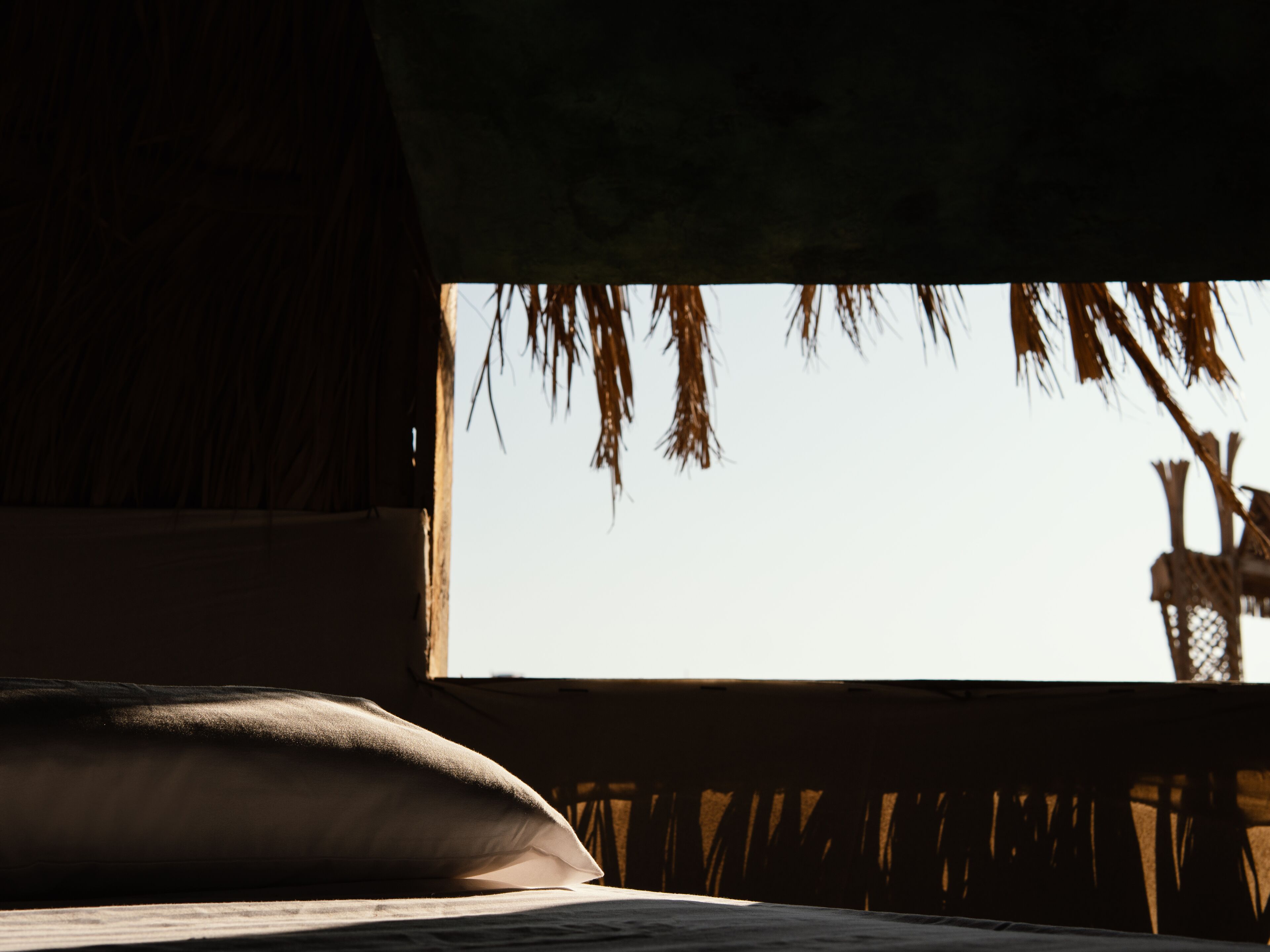 Espacio para trabajar con laptop y wifi gratis 