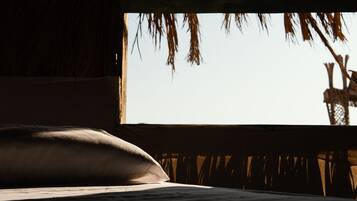 Espacio para trabajar con laptop y wifi gratis