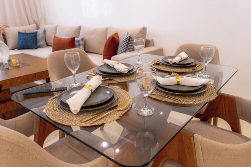 Appt Haut Standing avec Jacuzzi Privé, Wifi Ultra-Rapide & Parking Sécurisé