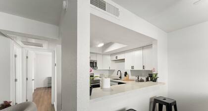 Centrally Located 1BR apartment – Minutes from Airport, Scottsdale & Downtown