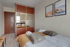 Fer et planche à repasser, draps fournis