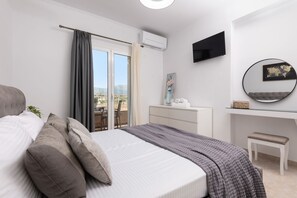 5 bedrooms, in-room safe, iron/ironing board, travel crib