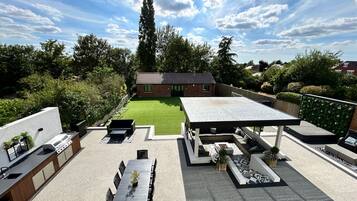 Tempat makan outdoor