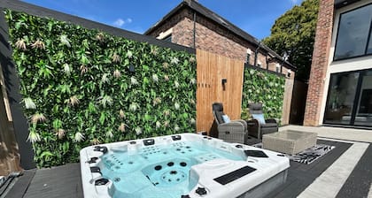 5 Bed Villa-sleeps 10-hot Tub-bar & Pool Table