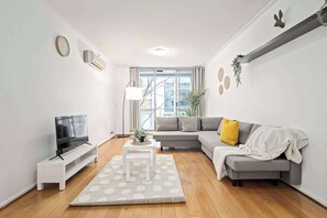 Front of property - A Stylish Studio for 6, Next to Darling Harbour (Sydney)