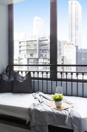 Apartment (0 Bedroom) | Interior - City-view Studio Near Southern Cross (Melbourne)