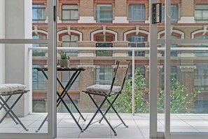 شقة (0 Bedroom) | المنشأة من الداخل