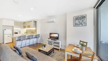 Apartment (2 Bedrooms) | Front of property