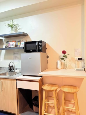 Room, 1 Bedroom, Accessible, Garden View | Private kitchen
