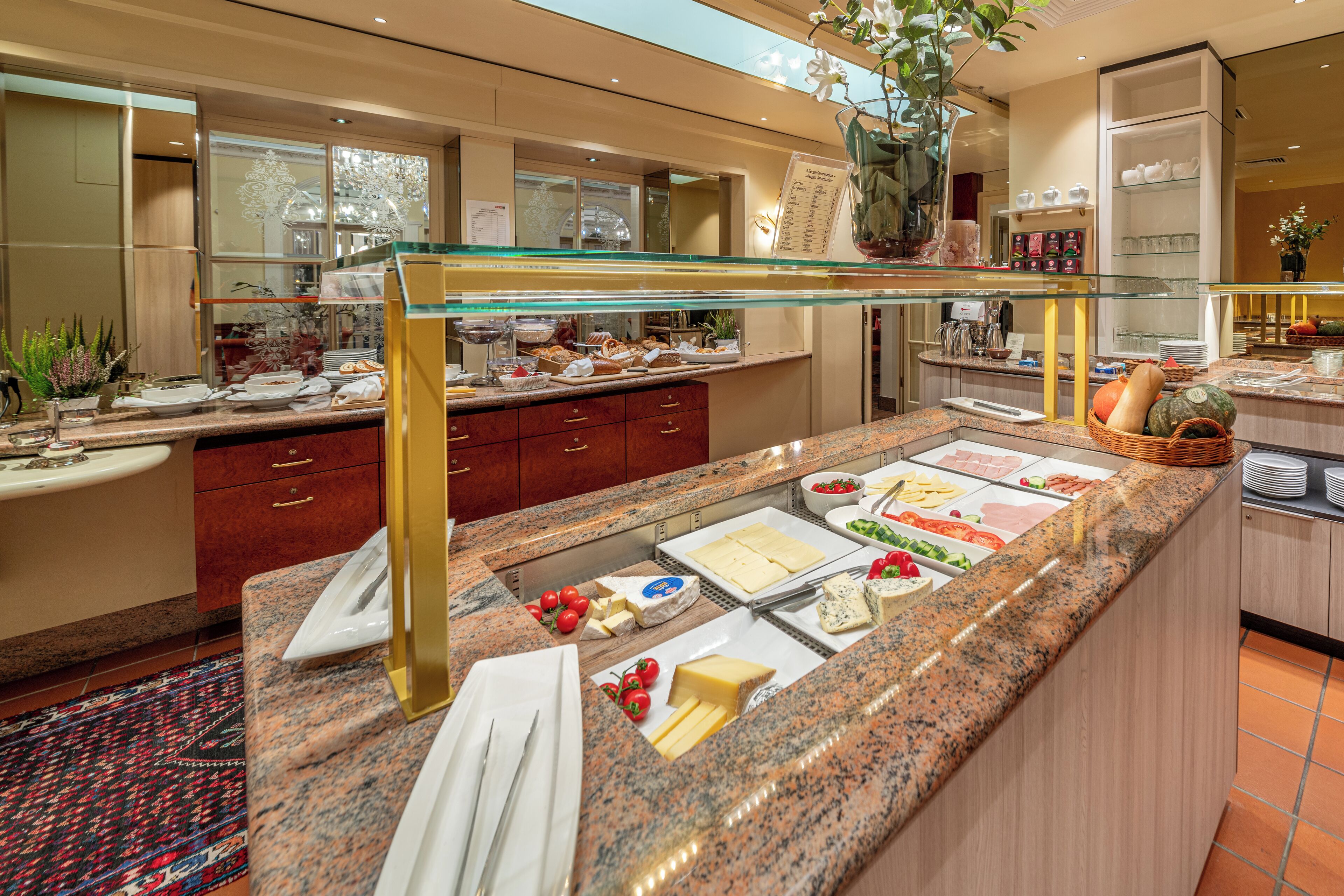 Café da manhã com buffet todos os dias mediante uma taxa