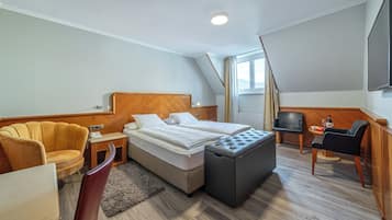 Superior Twin Room, Air conditioning | In-room safe, desk, laptop workspace, soundproofing