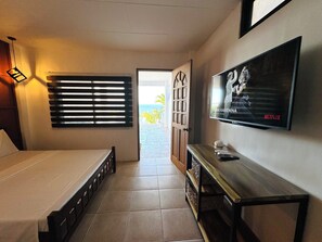 4 bedrooms, WiFi, bed sheets - Private Villa with Stunning Ocean view and infinity pool (Puerto Galera)