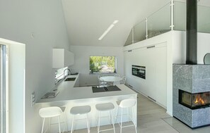 Fridge, oven, dishwasher, coffee/tea maker