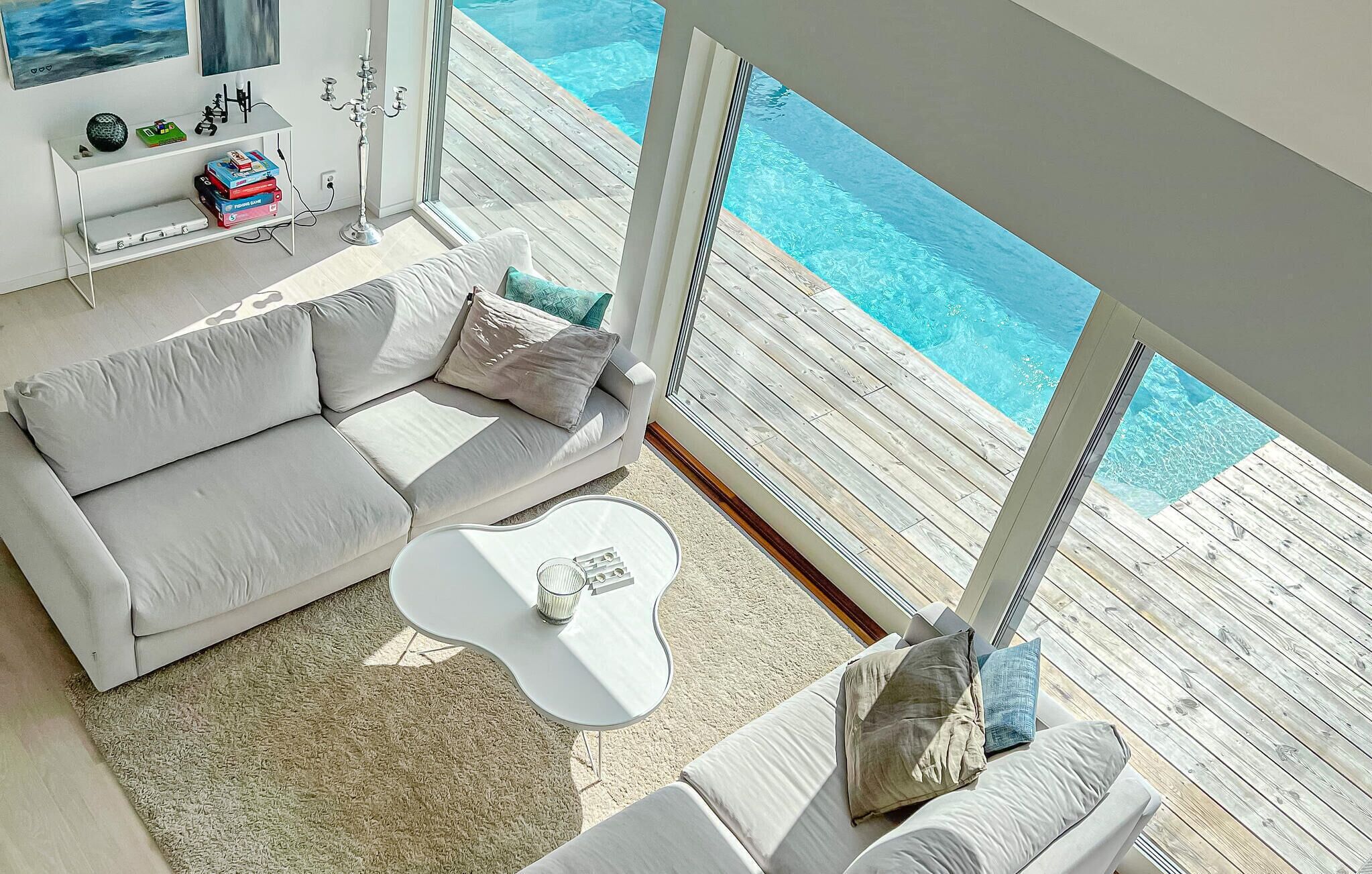 Smart-tv en een open haard