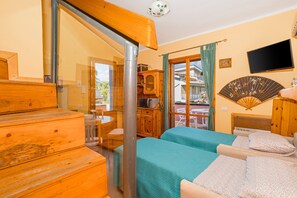1 chambre, fer et planche à repasser