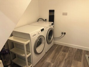 Interior - Stunning Reverse Level Townhouse in Penzance (Penzance)