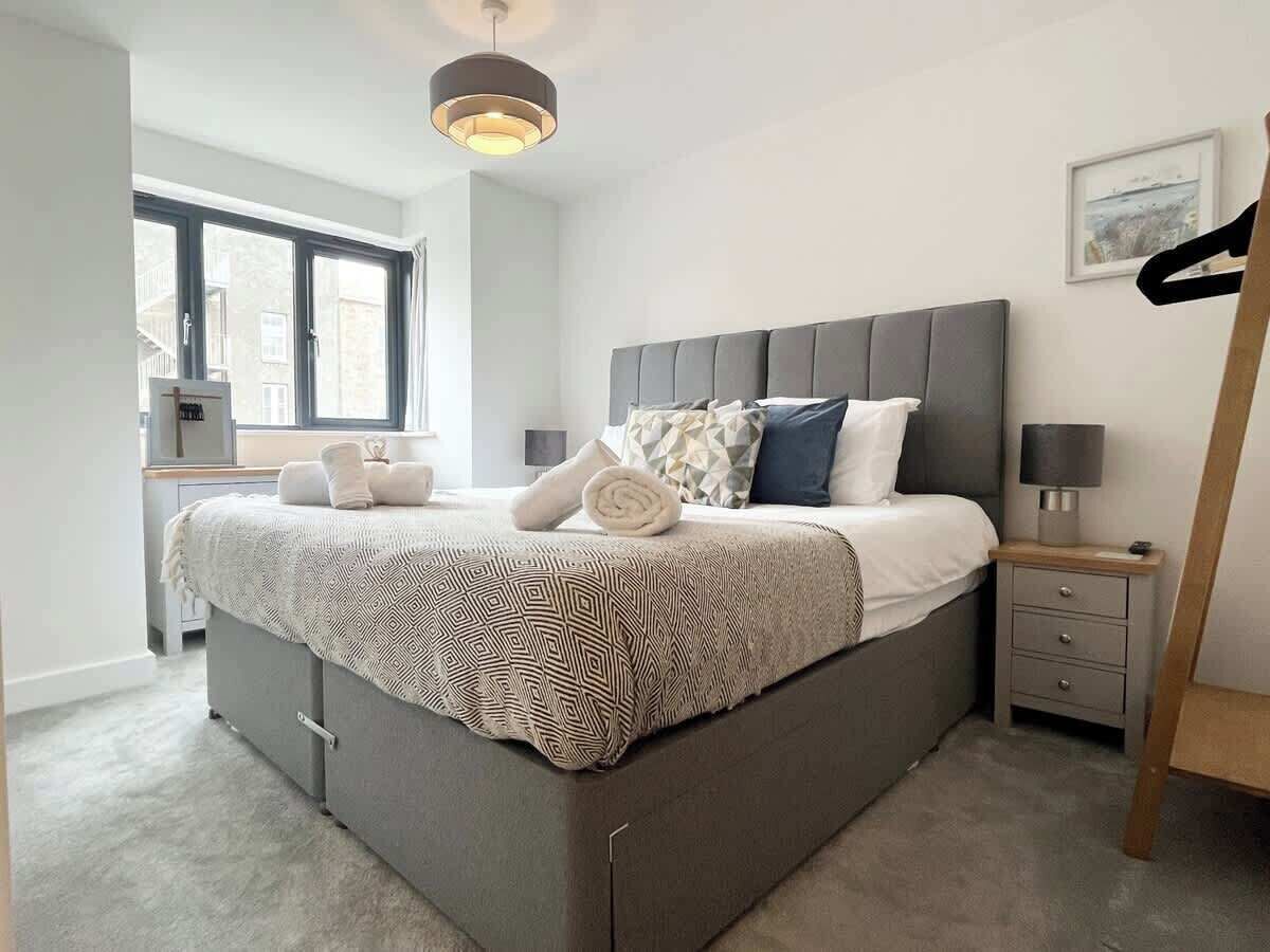 3 bedrooms, iron/ironing board, travel crib, WiFi
