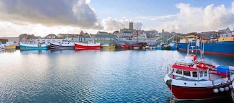 Coastal Penthouse w/ Bay Views • Central Penzance