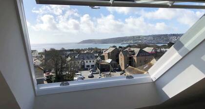 Stunning Penthouse in Penzance "Amazing Sea Views"