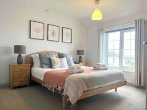 3 bedrooms, iron/ironing board, travel crib, WiFi