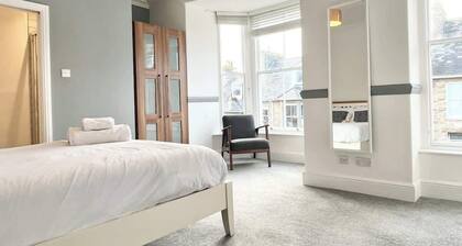 Generous 5 bed House~Penzance close to station