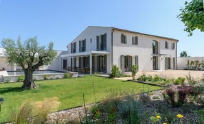 Exterior - The Mas du Mazet, Stunning New Mas in the Heart of the Orchards – Charleval (Charleval)
