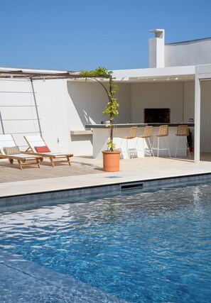 Pool - The Mas du Mazet, Stunning New Mas in the Heart of the Orchards – Charleval (Charleval)