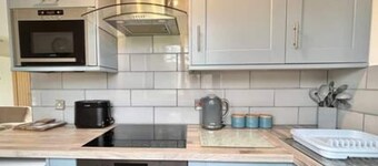 Kenegie View~Bright 2Bed~shared facilities on site