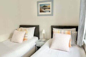 2 makuuhuonetta, silitysrauta/-lauta, Wi-Fi, vuodevaatteet