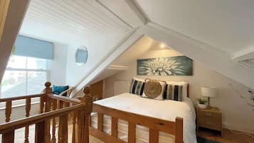 3 bedrooms, iron/ironing board, travel cot, WiFi
