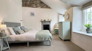 1 bedroom, iron/ironing board, bed sheets