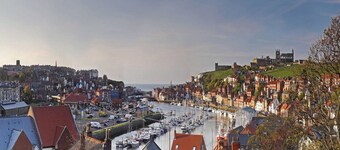 Exceptional Two-Bed in Whitby with Parking & Views