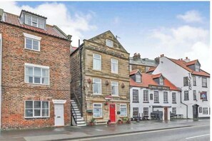 Exterior - Stunning views of Whitby Habour (Whitby)