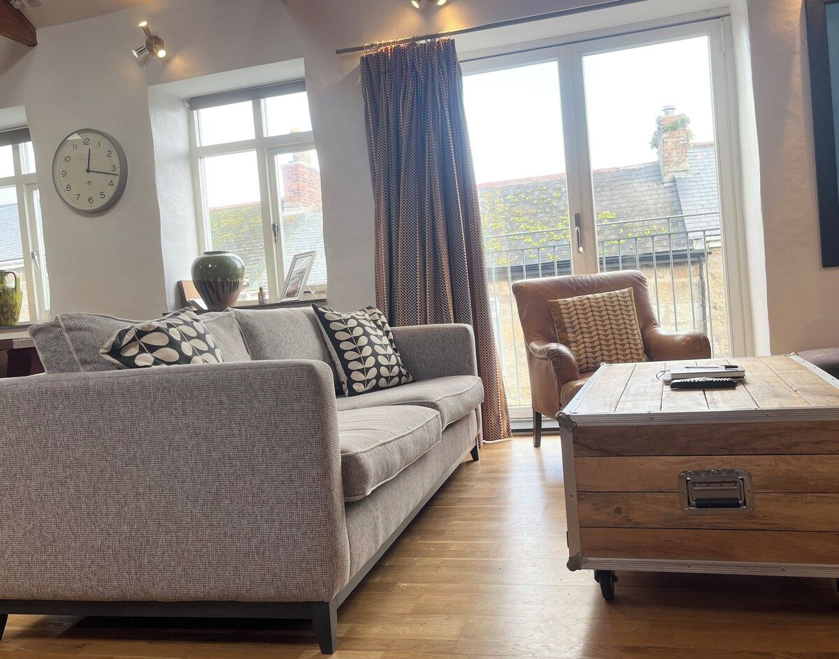 Stylish~tasteful~2bed~2bath~central~townhouse - Penzance