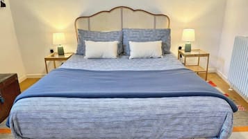 1 bedroom, iron/ironing board, bed sheets